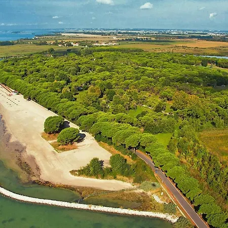 Flat With Air Conditioning In The Belvedere Complex In Grado